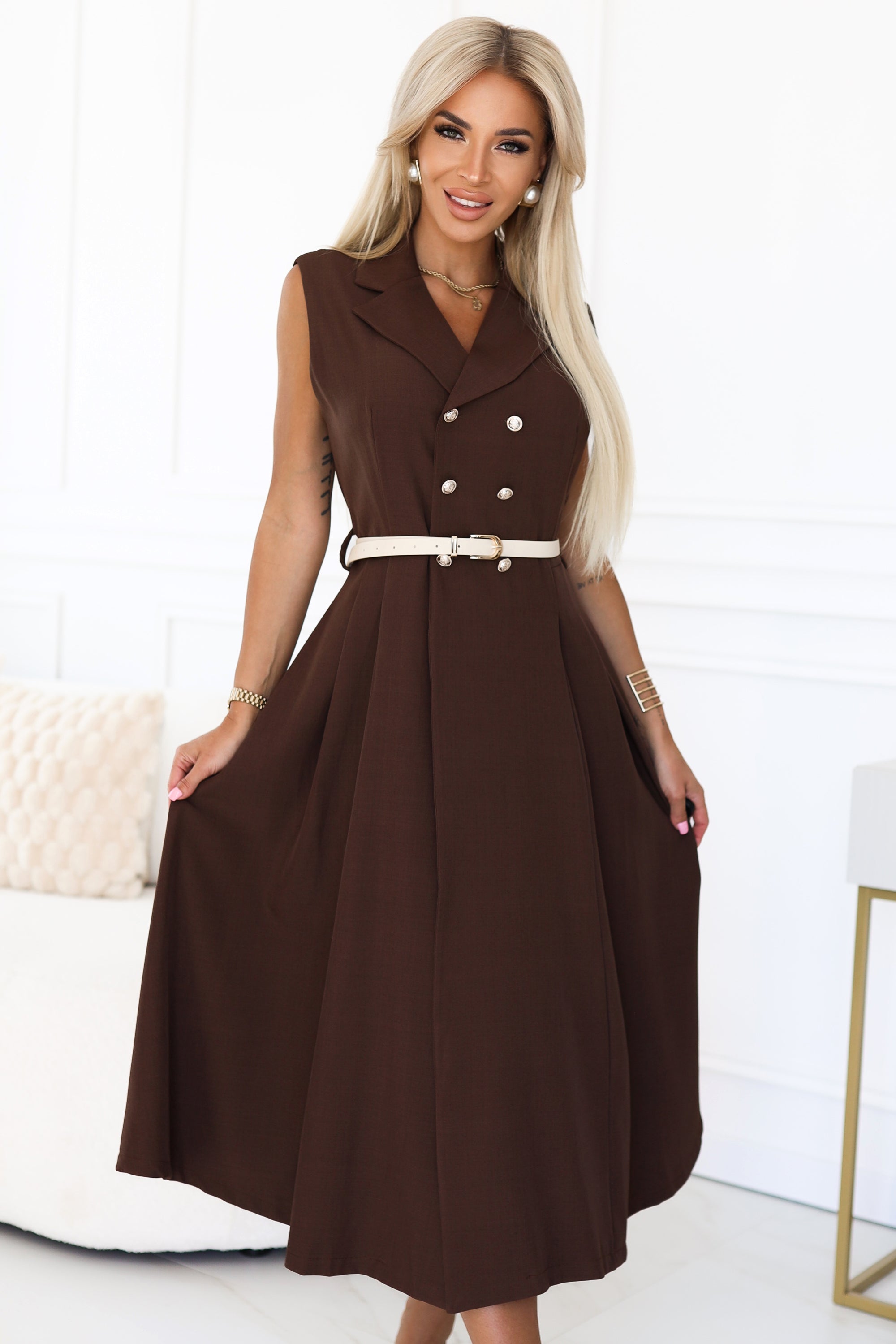 Élégante robe-chemise midi