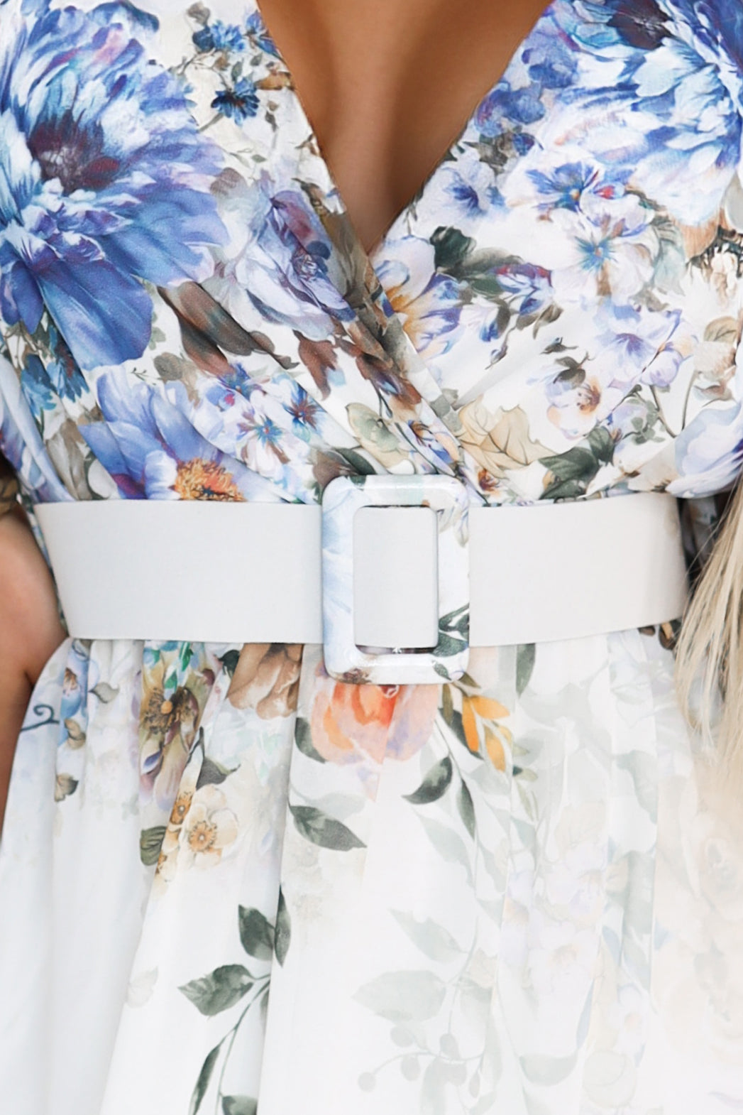 Robe longue fluide à encolure cache-cœur et dégradé floral